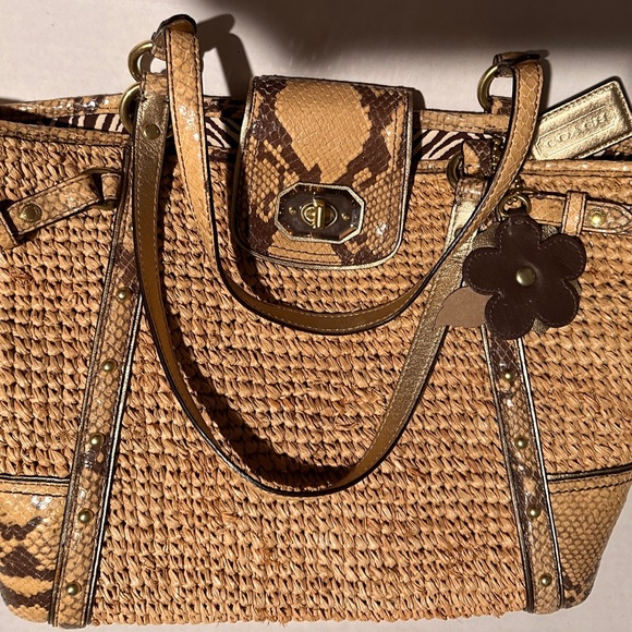 Coach straw bag snake trim EUC - Picture 6 of 10
